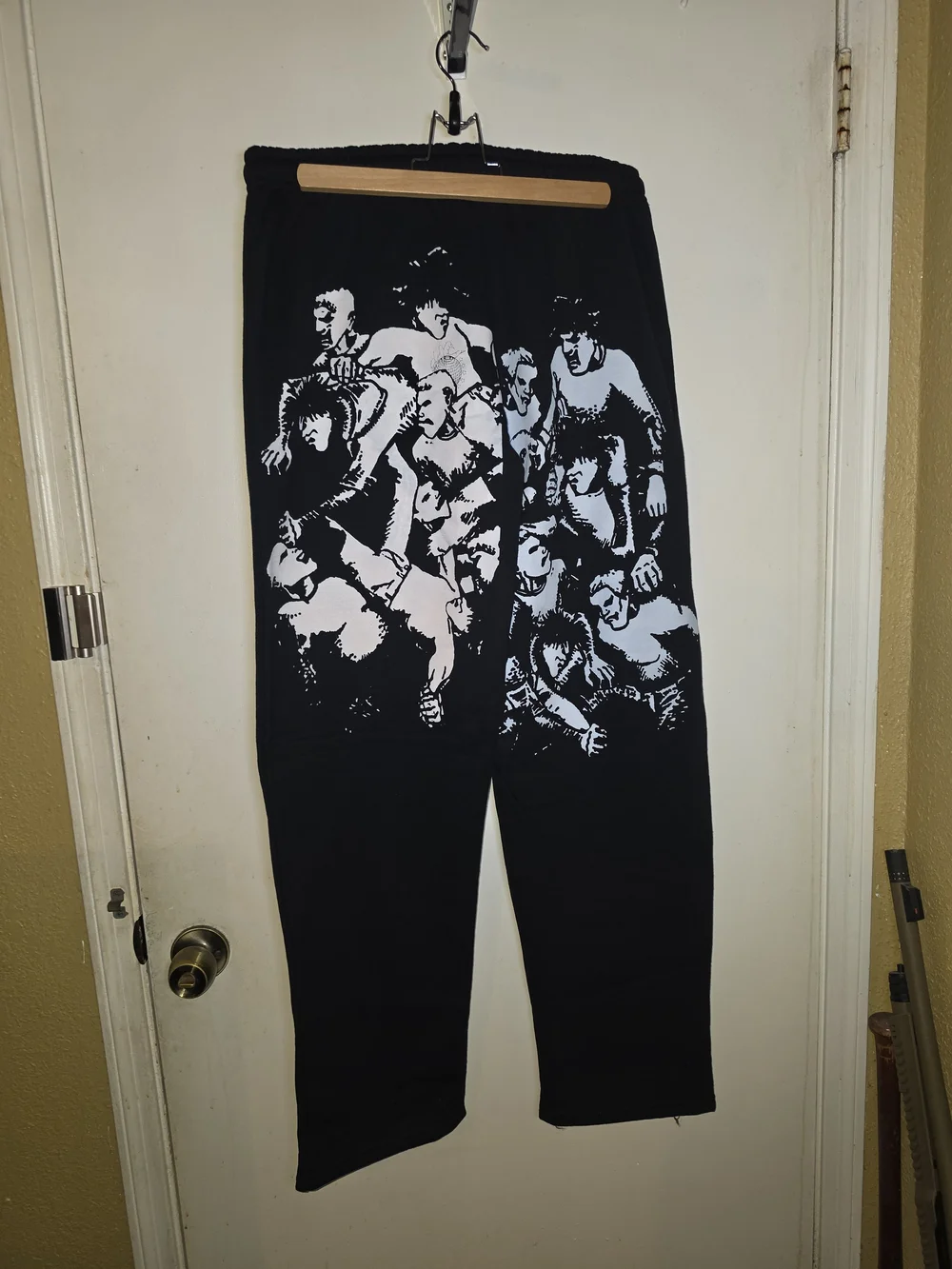 $NOT Get Busy or Die Tour Sweatpants – Black – Brand New
